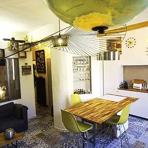 Plein Coeur Du Quartier Du Panier . Chaleureux T2. Appartement