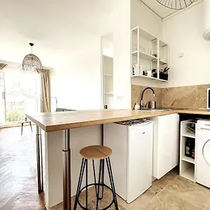 Equipe 4 Couchages- Vieux Port & Panier Appartement